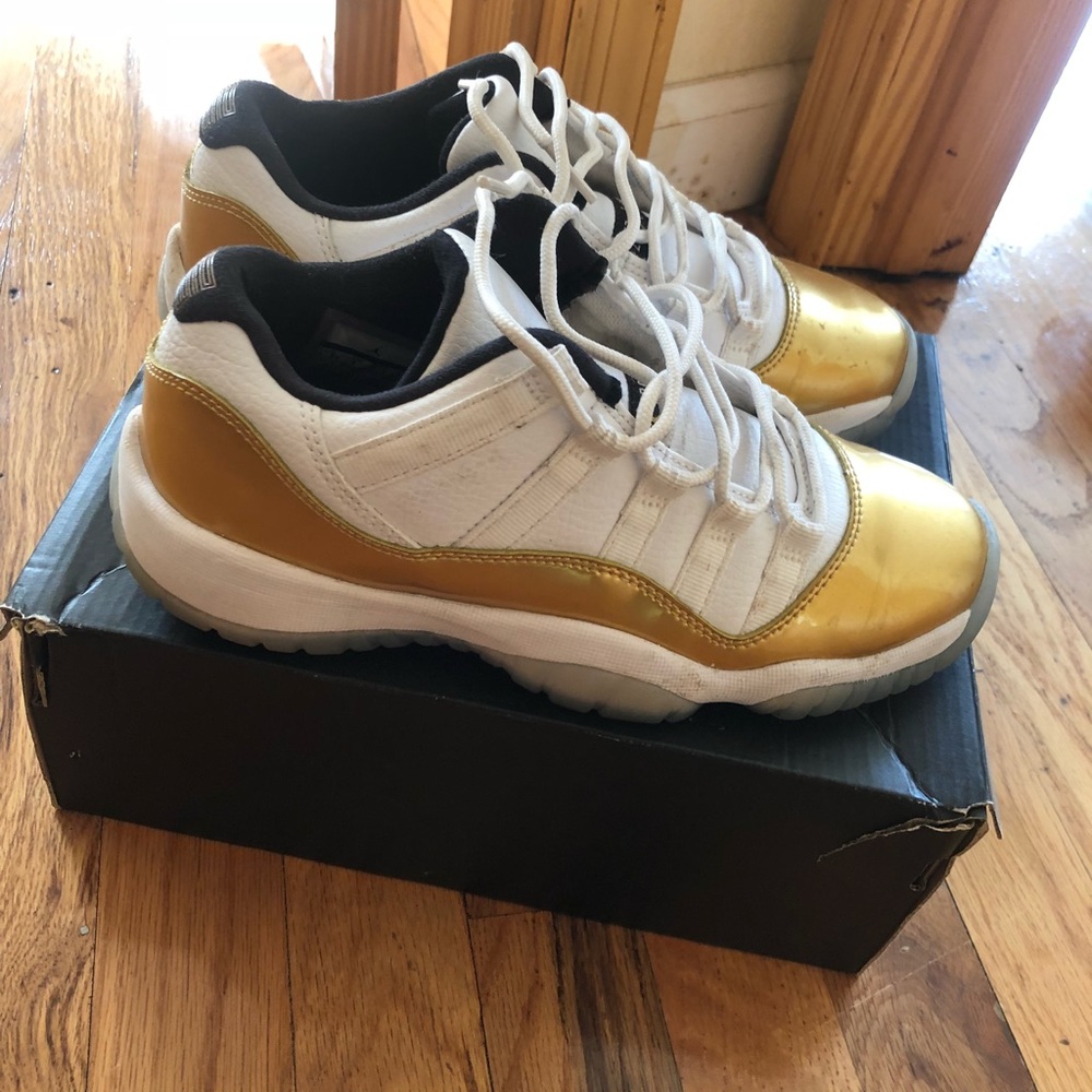 White n gold 11’s